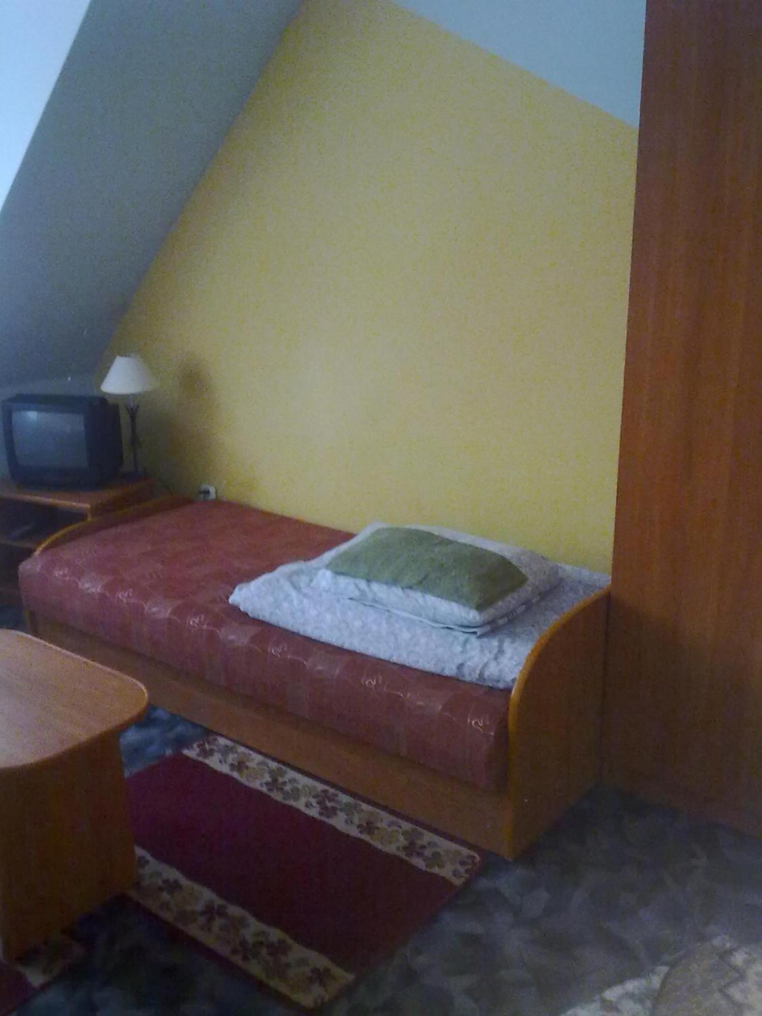 Apartamenty, Pokoje, Noclegi Pracownicze " Skarpa" Wilkasy Bagian luar foto
