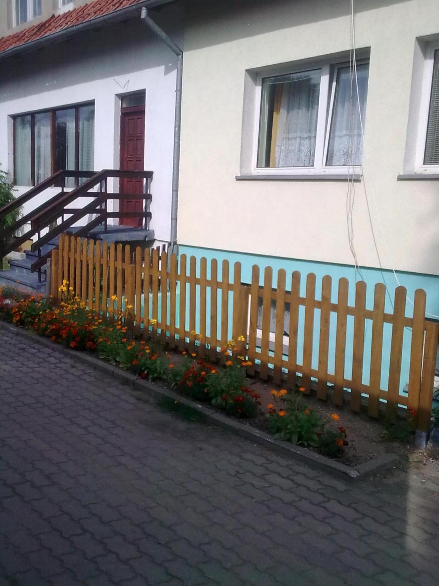 Apartamenty, Pokoje, Noclegi Pracownicze " Skarpa" Wilkasy Bagian luar foto