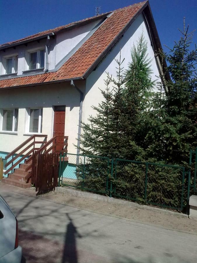 Apartamenty, Pokoje, Noclegi Pracownicze " Skarpa" Wilkasy Bagian luar foto