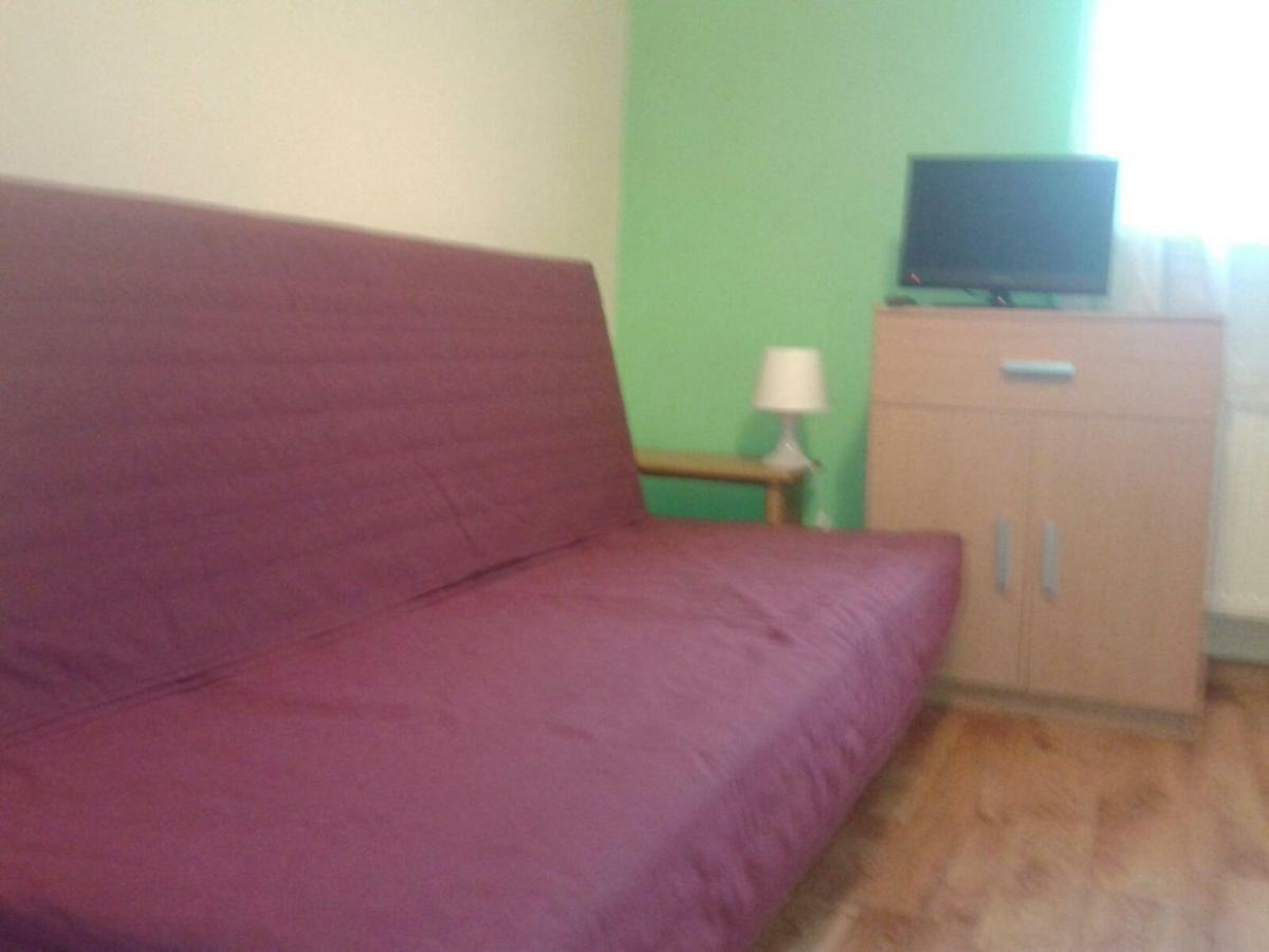 Apartamenty, Pokoje, Noclegi Pracownicze " Skarpa" Wilkasy Bagian luar foto